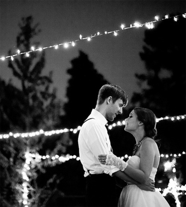 20 Romantic Night Wedding photo ideas5
